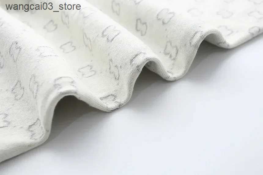 Blankets Swaddling New Autumn Winter Fashion Brand Kids Letter Style Baby Clothes Wool Swaddle Newborn Boy Girl Babies Thick Quilt Blankets L240910