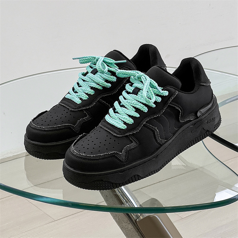 Designer 2024 Autumn/Winter New Black Warrior Solid Color Low Cut Sports Skateboarding Casual Couple's Thick Soled Tall Board Shoes