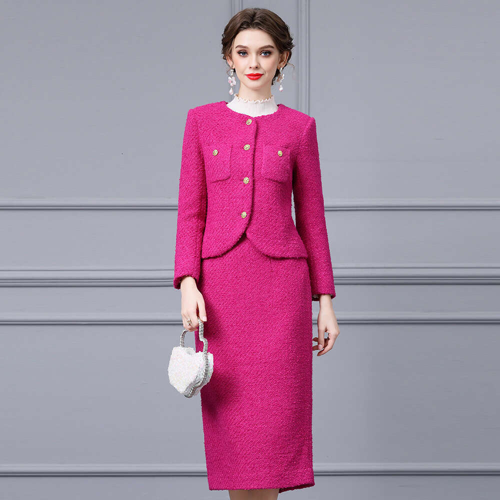 Autumn Two Piece Set Rose Red Noble Temperament Short Top with Half body Bag Hip Skirt 2024 New Style