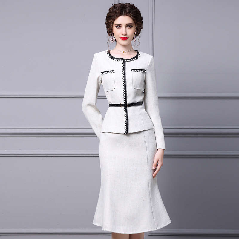 Smart and luxurious high-end autumn 2024 new slim fit round neck jacket over knee fish tail skirt two-piece set