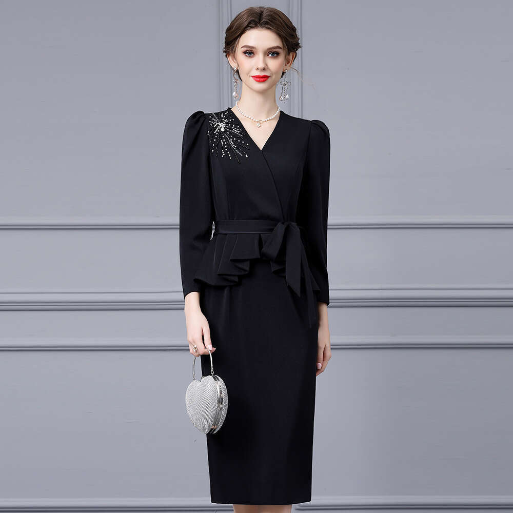 high-end luxury temperament exquisite nail diamond waist cinching lace up fake two-piece hip hugging dress 2024 autumn new item