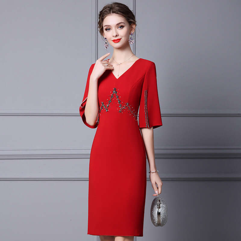 Smart red dress with a ladylike temperament new 2024 autumn outfit heavy industry nail drill knee over hip skirt