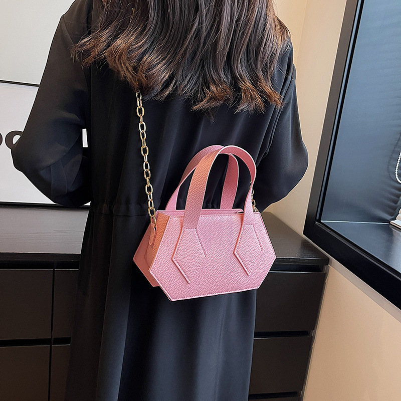 Simple chain shoulder casual trendy handbag, new bag, women's fashionable and stylish crossbody bag