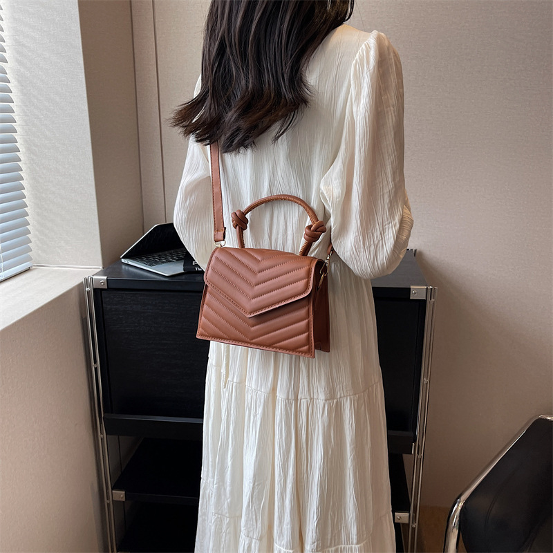Handbag for women, new item, niche trend, shoulder casual commuting crossbody bag, fashionable small square bag