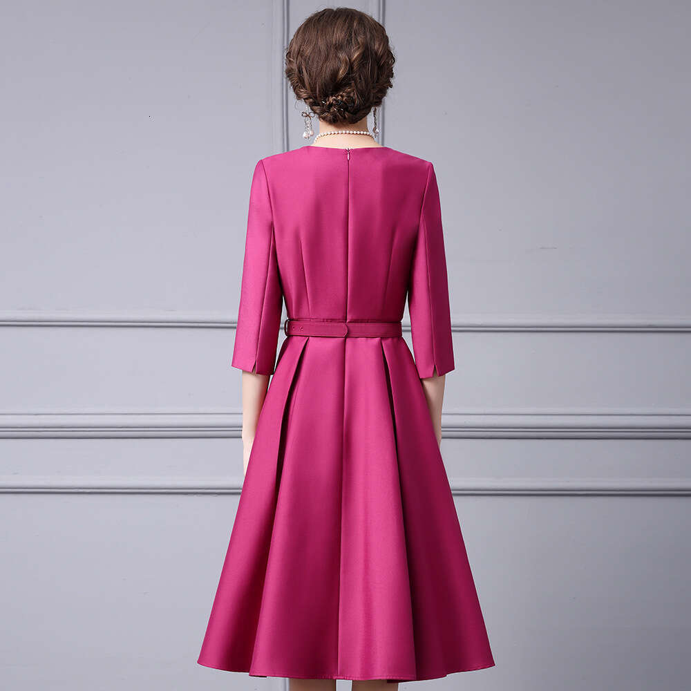 This year popular for beautiful dresses in autumn. The mesh cut-out splicing is elegant and feminine with a hanging umbrella style dress