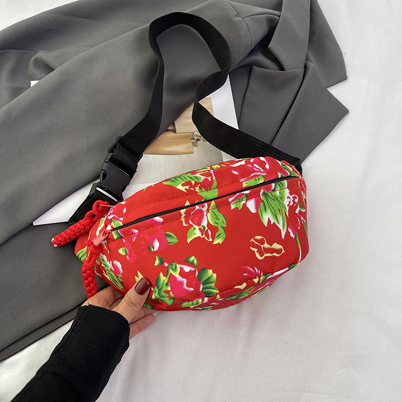 Fashionable and minimalist spring new chest diagonal cross waist bag, casual western-style fashion, contrasting color, niche shoulder bag