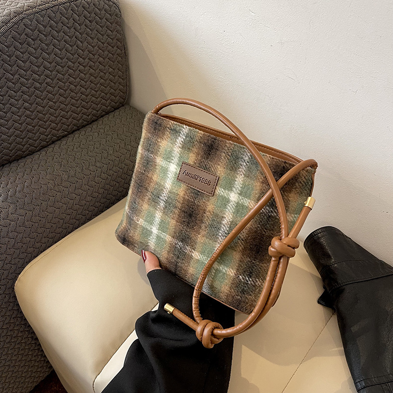Bag women's contrasting color autumn/winter spring new plaid fashion college style single shoulder versatile cross body bag