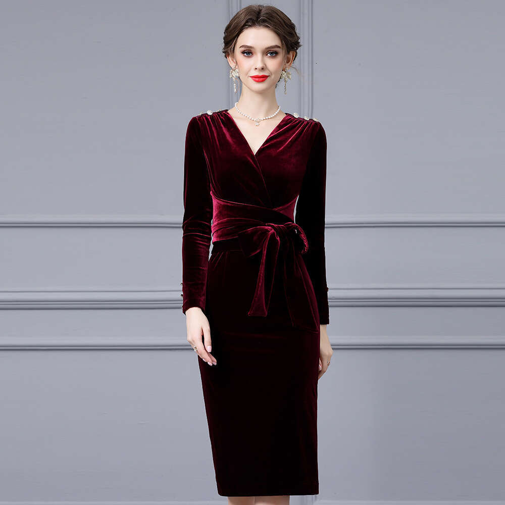 Red Deep V-Bag Hip Skirt with a cinched waist for slimming and mature temperament Velvet Dress 2024 Autumn New Collection