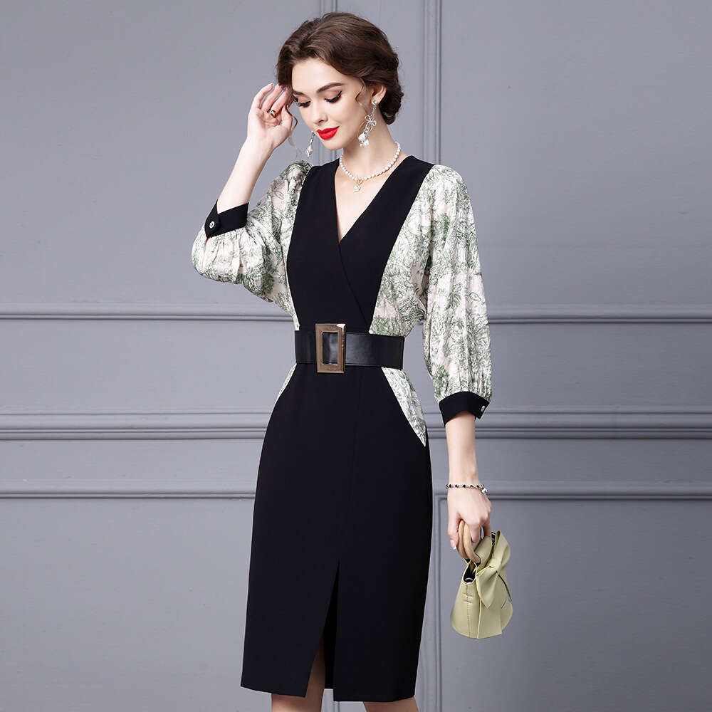 High end Light Luxury Dress Autumn 2024 New Womens Wear V-neck Splicing with Waist Belt Split Hip Bag Skirt