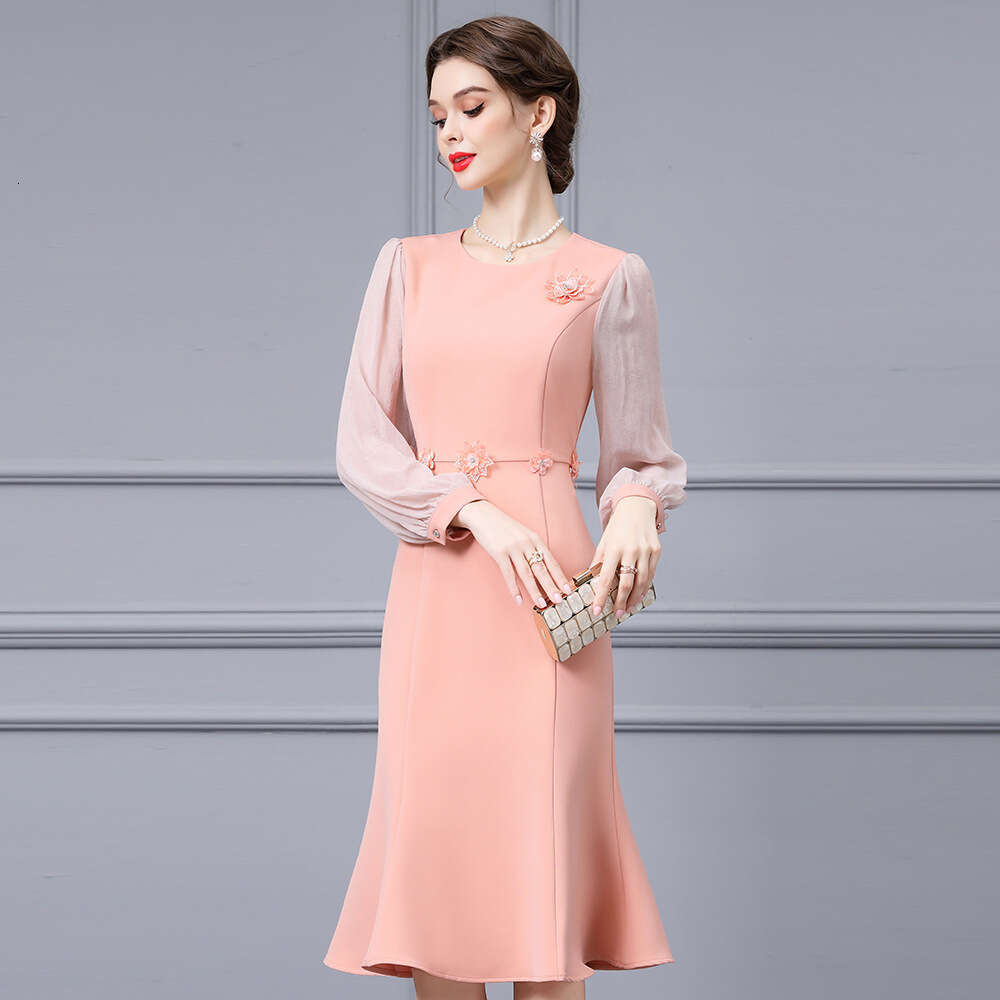 Light Mature Elegant Wind Waist Tail Skirt High end Handmade Flower Decoration Long sleeved Dress 2024 Autumn New Collection