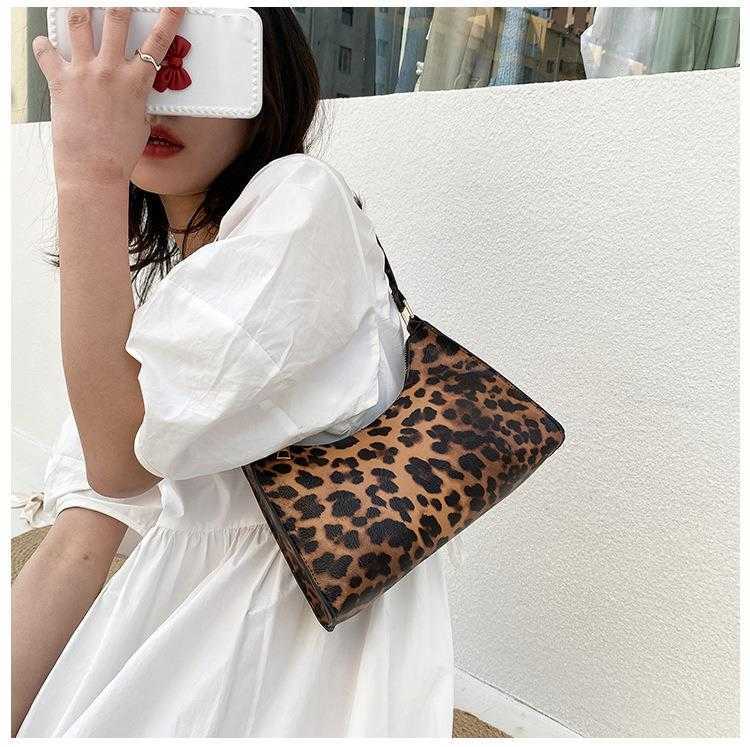 CMM Trendy New Womens Bag Korean Summer Personalized Print Underarm Bag Temperament Handheld Shoulder Bag
