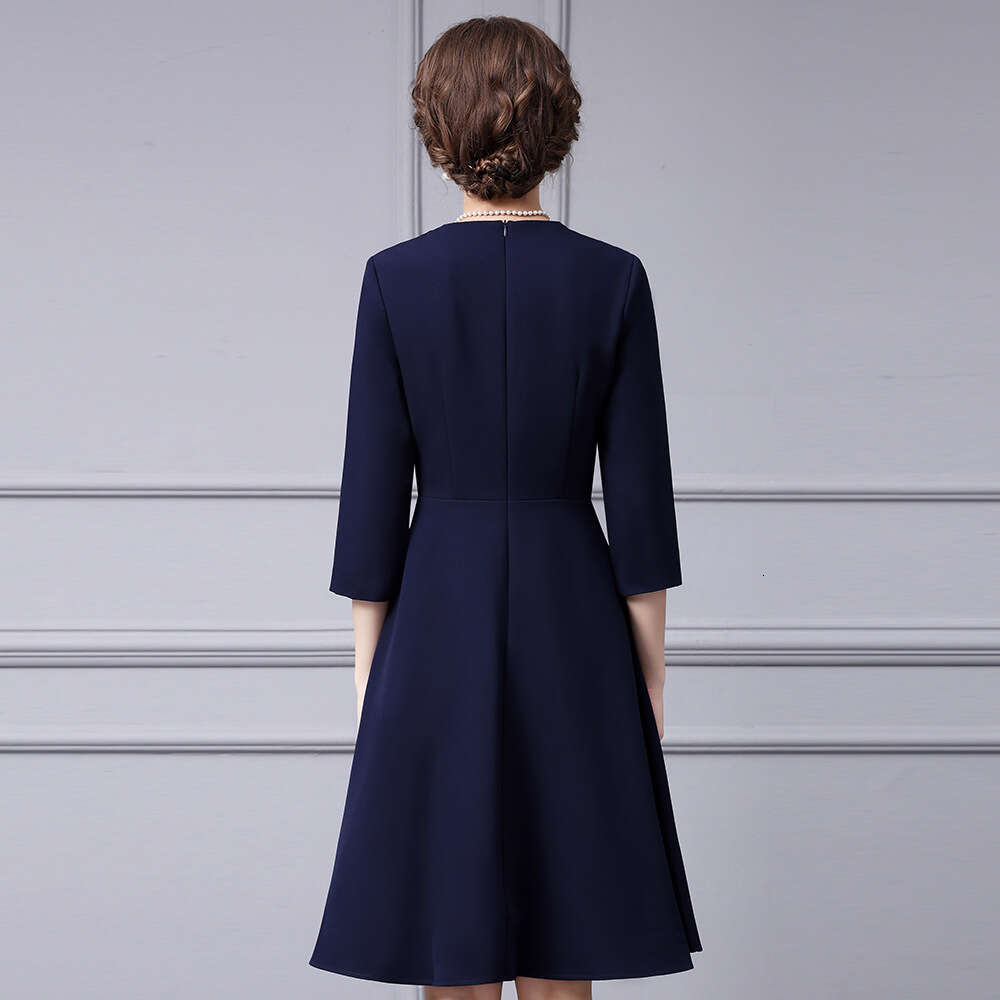 Heavy Industry Embroidered Waist Wide Swing Dress for Commuting Light and Mature Skinny A-line Skirt 2024 Autumn New Style