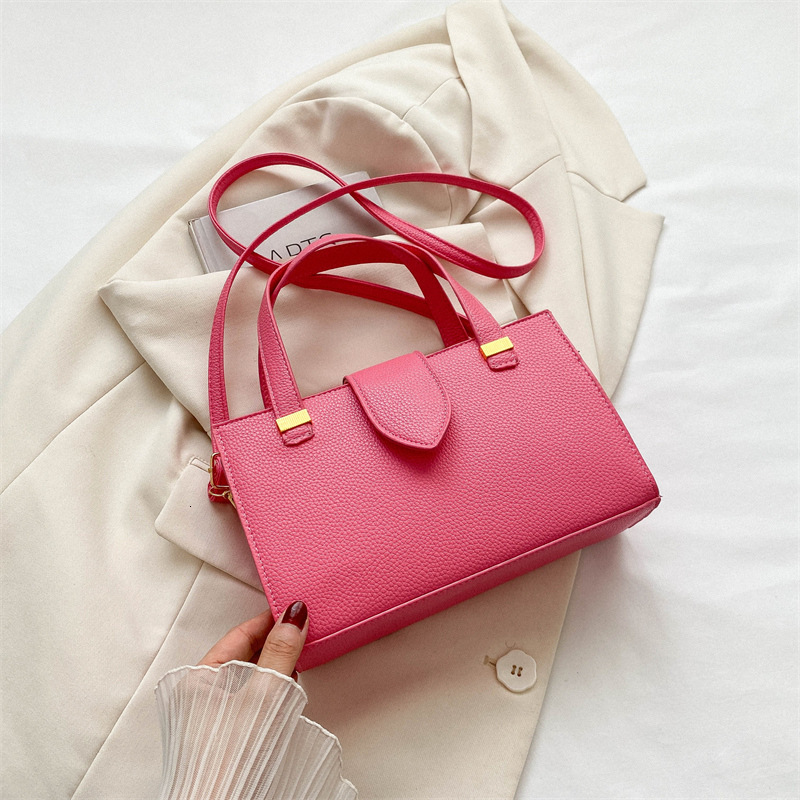 New beautiful small square fashionable simple crossbody casual shoulder bag, stylish and personalized handbag