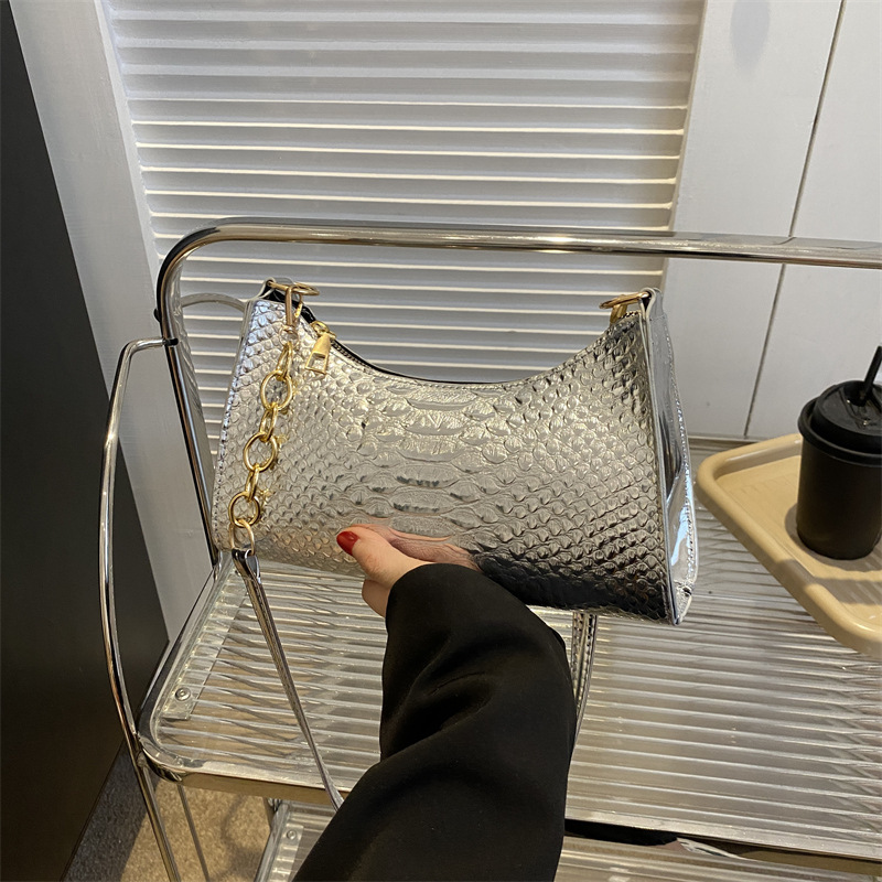 Fashionable popular solid color shoulder new style, stylish simple bag, hand-held and underarm women's bag