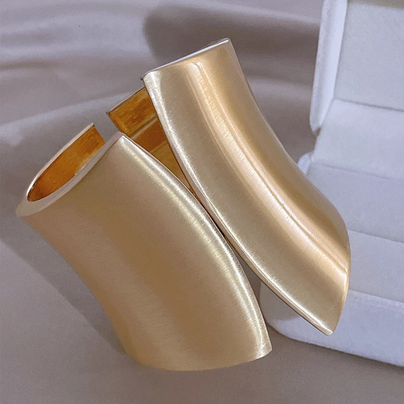 Exaggerated Chunky Heavy Metal Bracelet Womens Punk Gothic Irregular Wide Gold Open Bracelet Party Jewelry Bijoux 241007