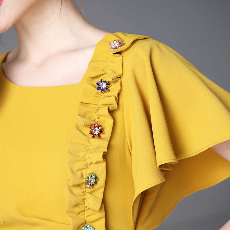 French niche for women 2024 new color nail drill pleated waist slimming yellow dress