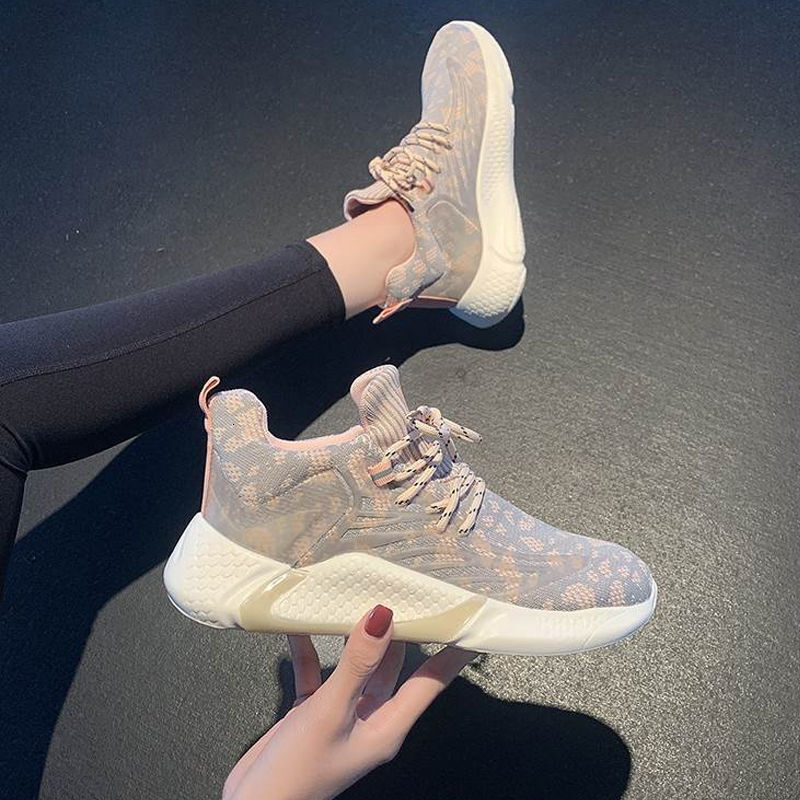 Guan Xiaotong's Korean version of women's fitness and sports 2024 new designer shoes, soft and breathable casual running shoes, have become 