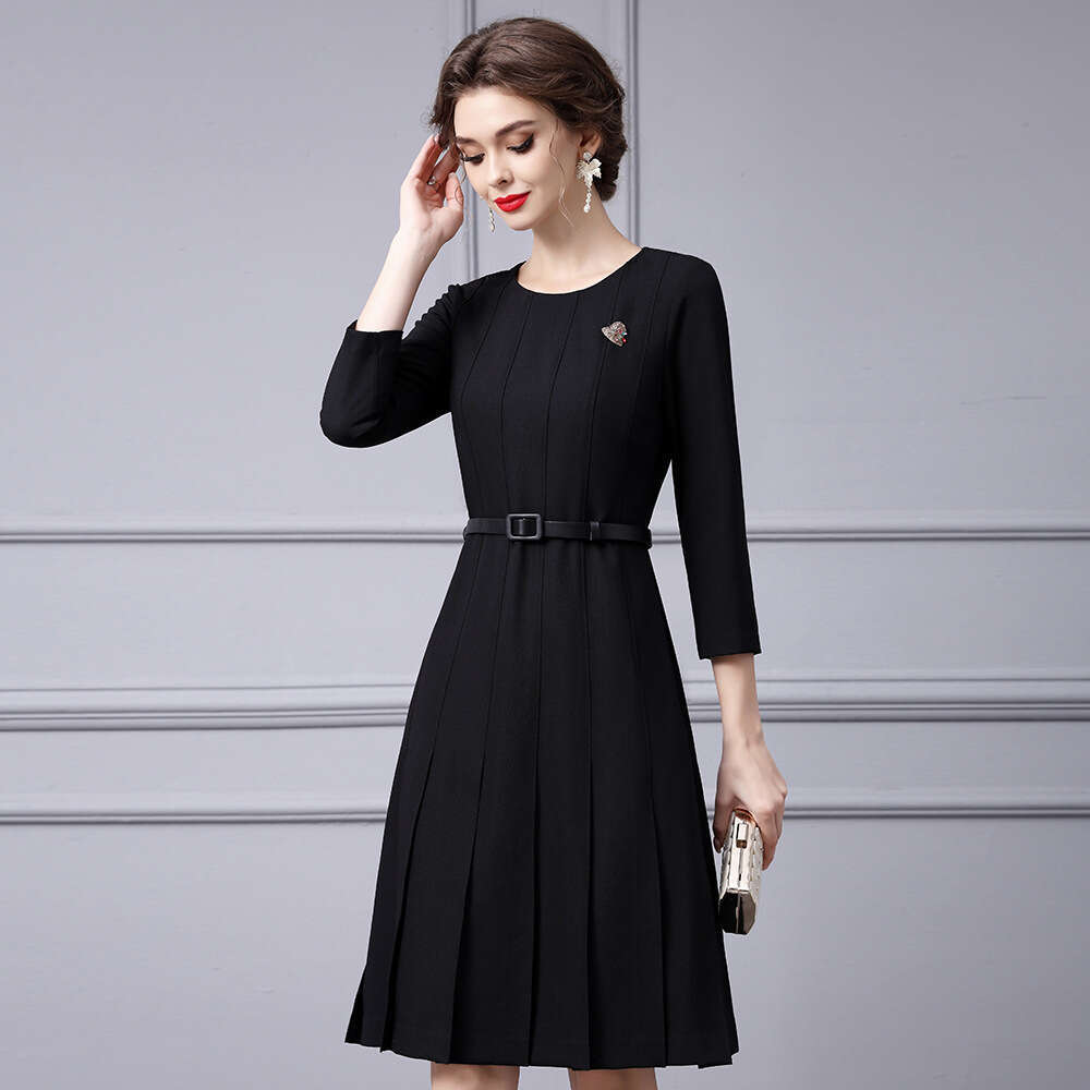 French black 2024 autumn new style exquisite temperament waist cinching and slimming A-line pleated dress