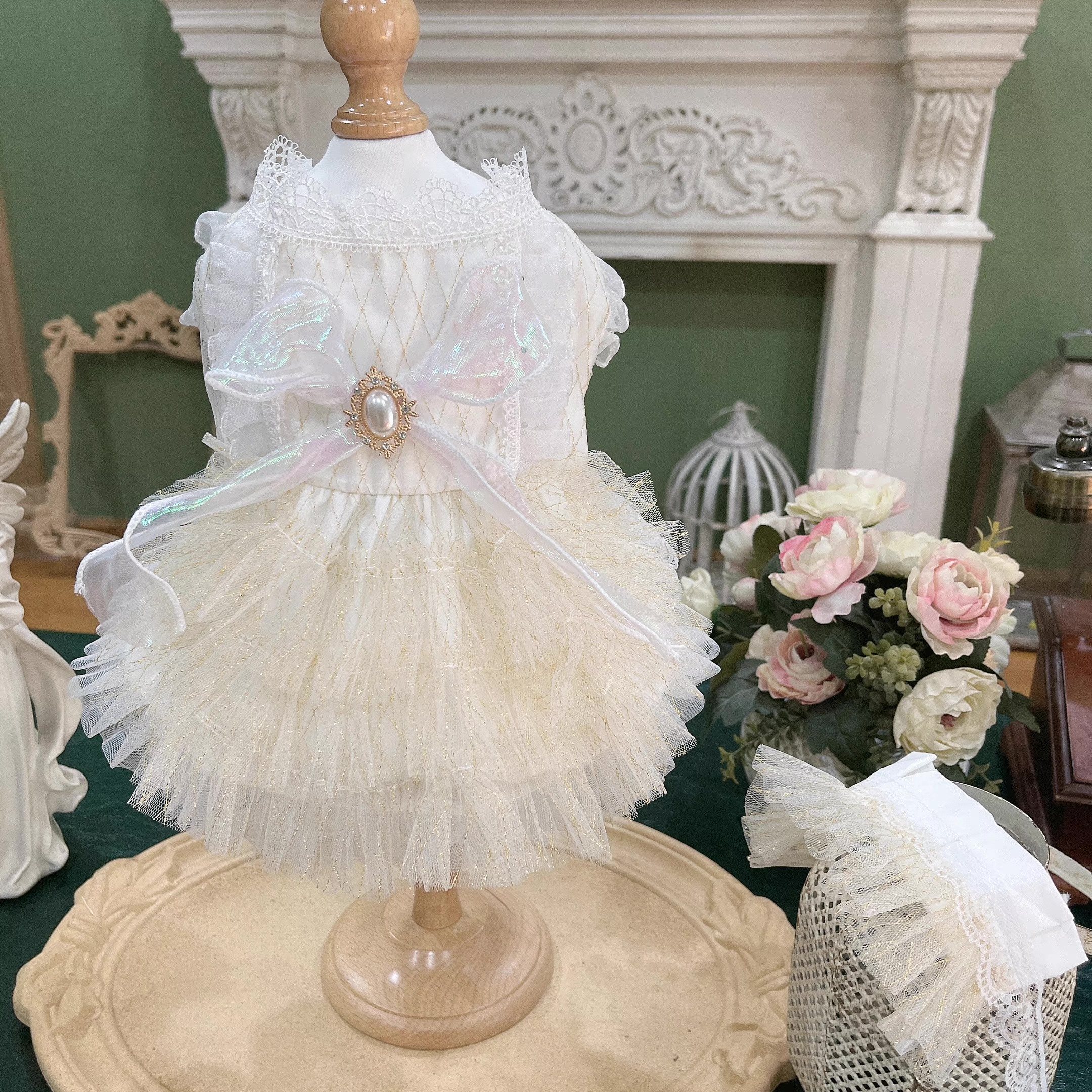 Vintage palazzo style pet dog clothes White lace bow Princess skirt Lolita cake skirt puppy coat