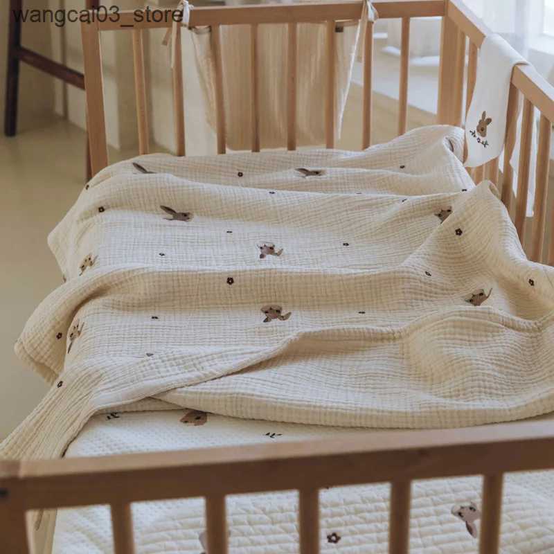 Blankets Swaddling Baby Swaddling Blanket 6 Layer Embroidery Bear Print Bamboo Cotton Gauze Newborn Receving Blanket Kids Infant Bath Towel L240910