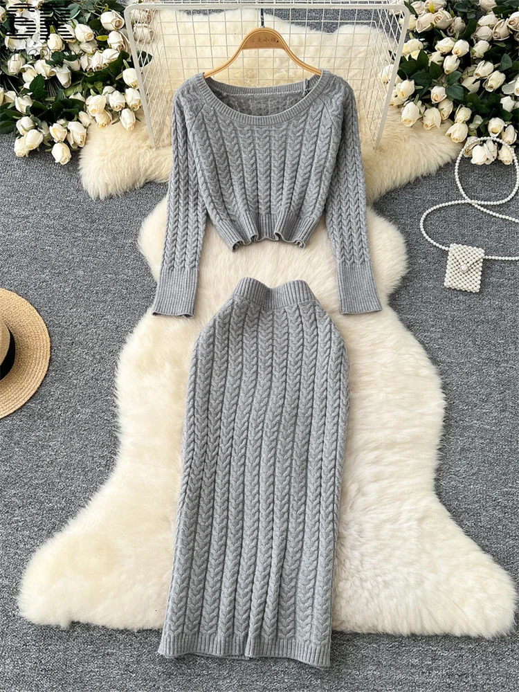 SINGREENY Winter Warm Knitted 2-piece Womens Long sleeved O-neck Short sleeved SweaterElastic Waist Skiing Autumn High end Sexy Set 241011