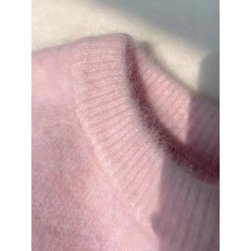 Lazy style pink soft Mohr knitted loose sweater for women in autumn and winter womens O-neck long sleeved thick warm zipper top 241011