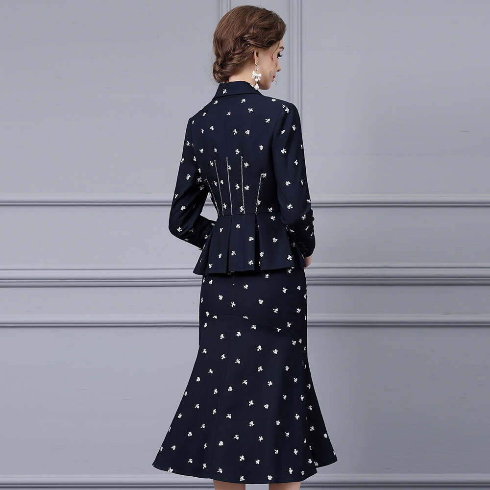 high-end embroidered suit jacket paired with a hip hugging fish tail skirt two-piece set 2024 autumn new item