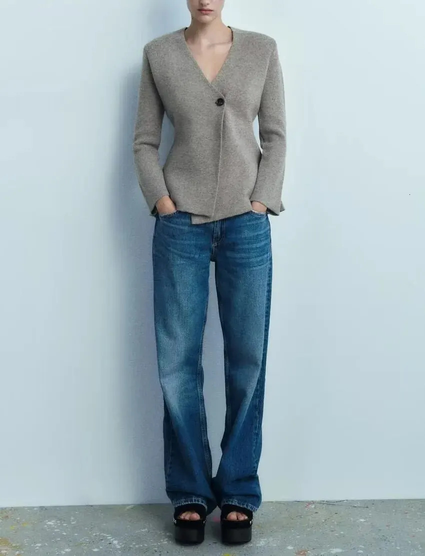 Fashion single chest solid knit cardigan womens V-neck long sleeved slim fit sweater for spring and autumn winter womens outerwear 241011