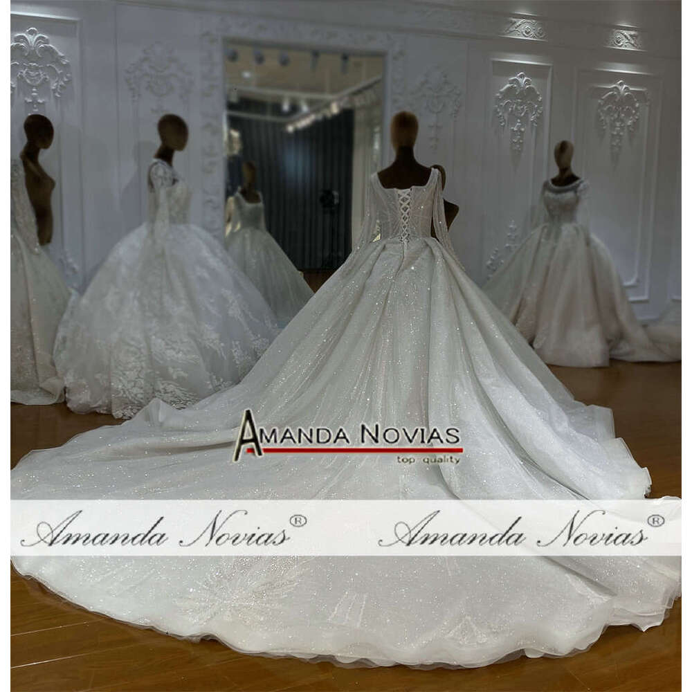 Square Necke Bridal Dress Long Sleeve Lace Appliqued