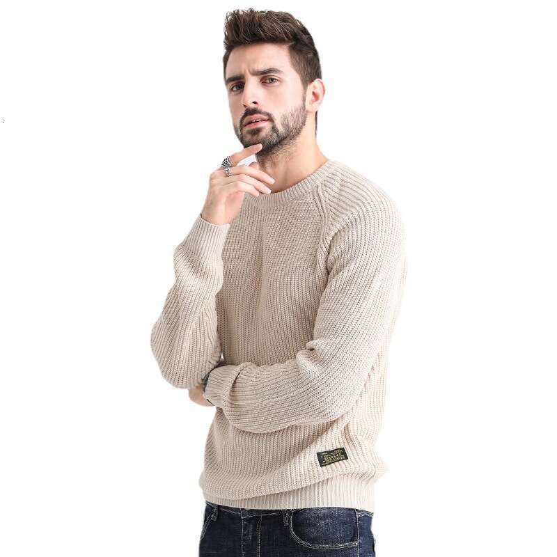 Chic Men's Knit Sweater - Round Collar, Perfect Fit for Cold Seasons