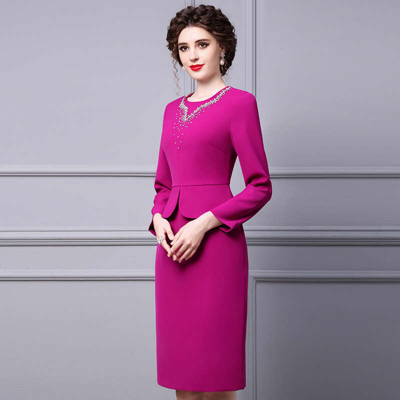 Smart and stylish dress for autumn 2024 official occasion nail diamond fake two-piece hip hugging skirt