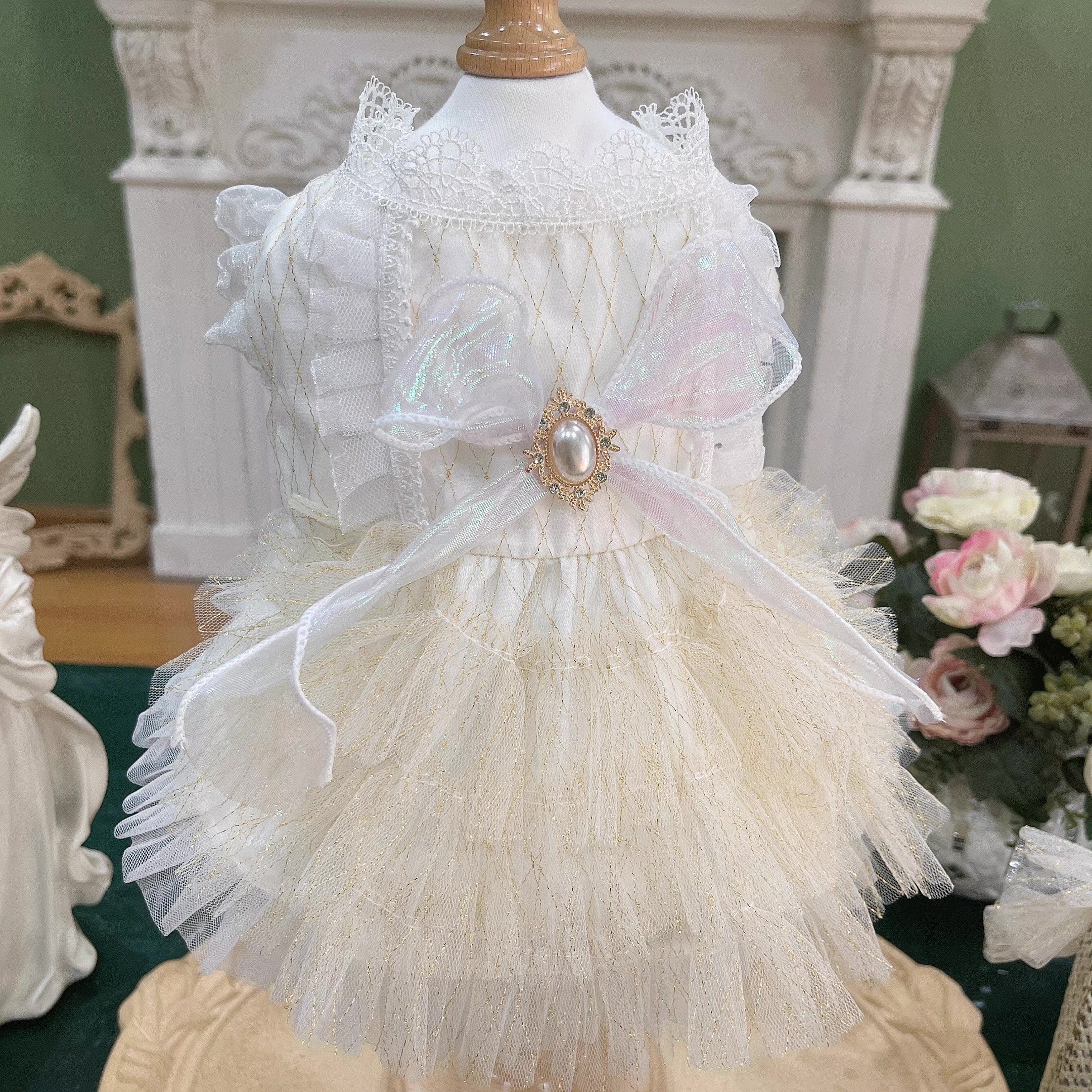 Vintage palazzo style pet dog clothes White lace bow Princess skirt Lolita cake skirt puppy coat