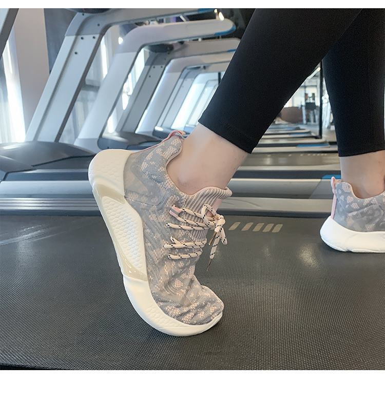 Guan Xiaotong's Korean version of women's fitness and sports 2024 new designer shoes, soft and breathable casual running shoes, have become 