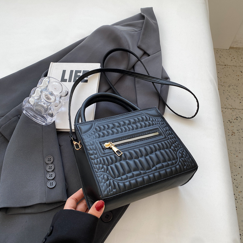 Casual Trendy Shoulder Handbag New Women's Korean Version Simple Crossbody Bag