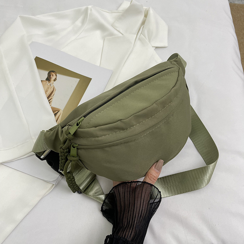 Cross body chest canvas leisure bag, women's 2024 new trendy summer sports niche, versatile Instagram fashionable waist bag