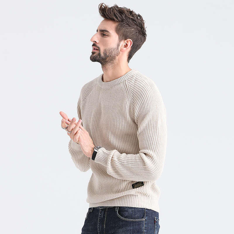 Chic Men's Knit Sweater - Round Collar, Perfect Fit for Cold Seasons