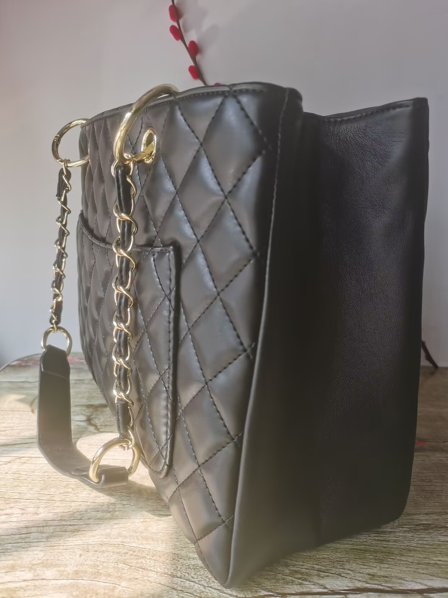 Designer Bag 2024 Fam new khaki gold chain Emboss leather Woman Shoulder bag Tassels Totes Women Handbags Lady Letter Messenger Female Evening Bags