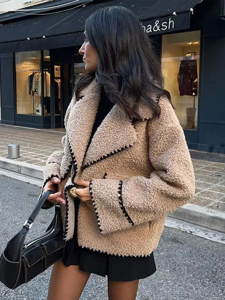 Women Contrasting One Button Lamb Woolen Coat Furry Lapel Long Sleeves Short Plush Jacket Autumn Fashion Lady Street Outerwear 241011