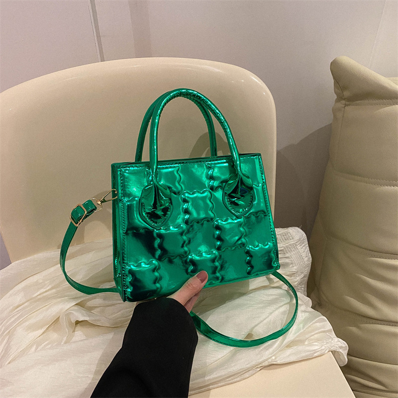 Ins niche design for women new trendy versatile single shoulder crossbody bag, internet famous and popular small square bag