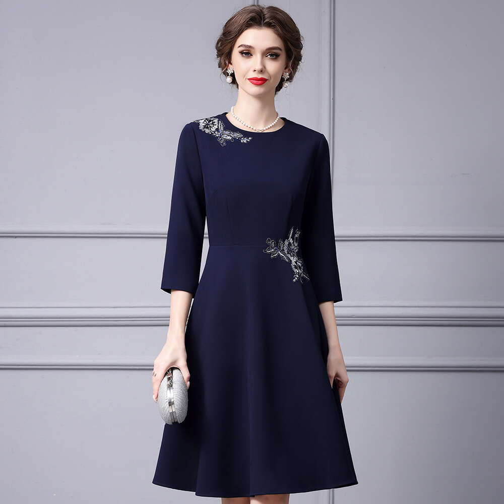 Heavy Industry Embroidered Waist Wide Swing Dress for Commuting Light and Mature Skinny A-line Skirt 2024 Autumn New Style