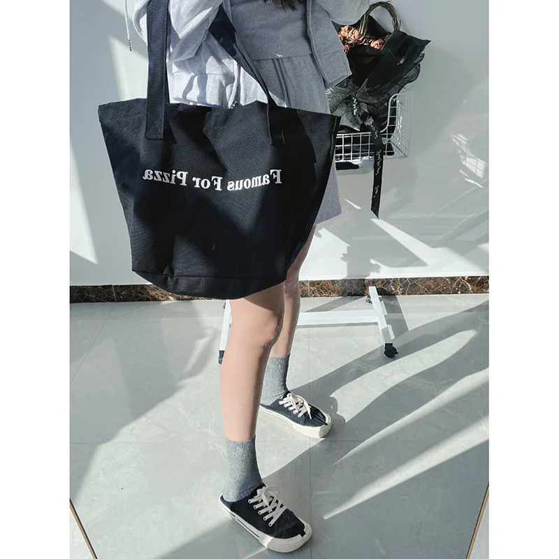 Red Large Capacity Letter Canvas Bag Korean Edition Womens Simple Solid Handbag Leisure Commuting Shopping Bag 241008