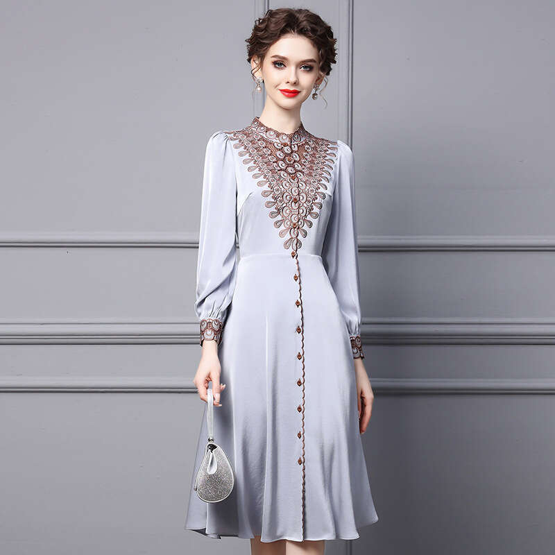 2024 autumn new dress pear shaped figure high-end embroidery slimming mid length A-line skirt