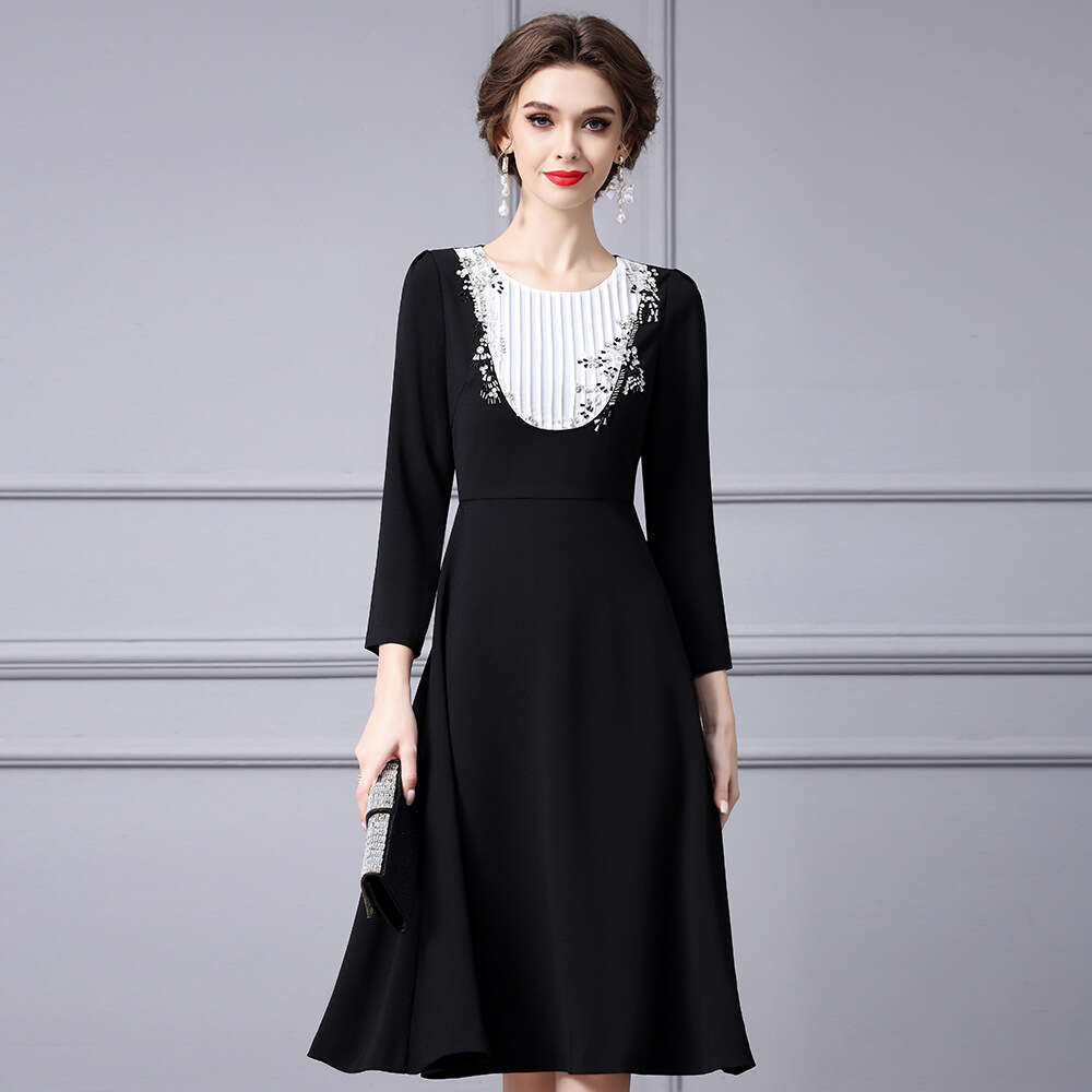 Smart unique dress 2024 new black and white splicing mature temperament nail diamond high waist slimming A-line skirt