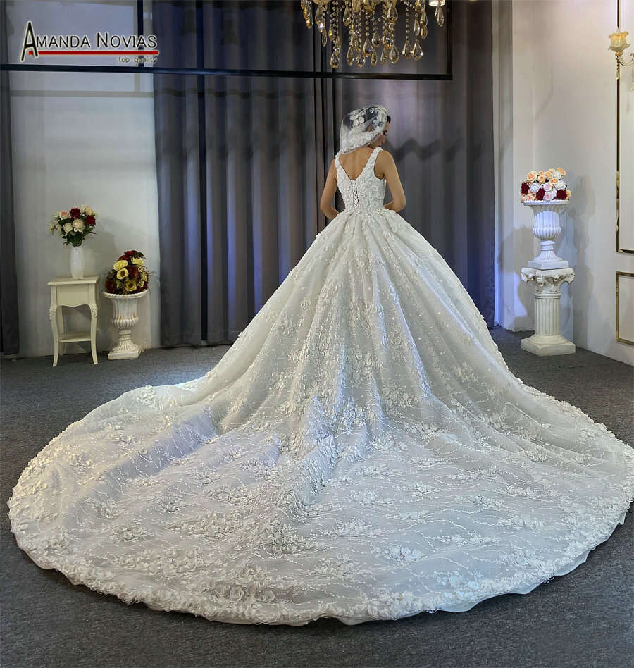 Spaghetti Straps Off White Embroidery Ball Gown Wedding Dress New Style