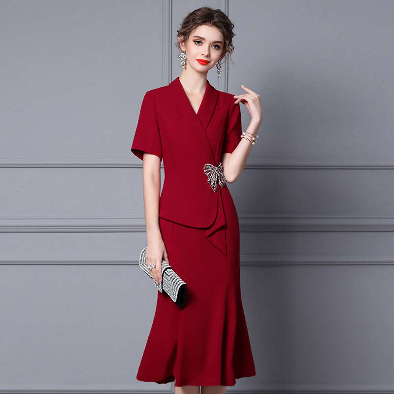 autumn new dress 2024 formal occasion suit collar nail diamond waist slimming long fish tail skirt