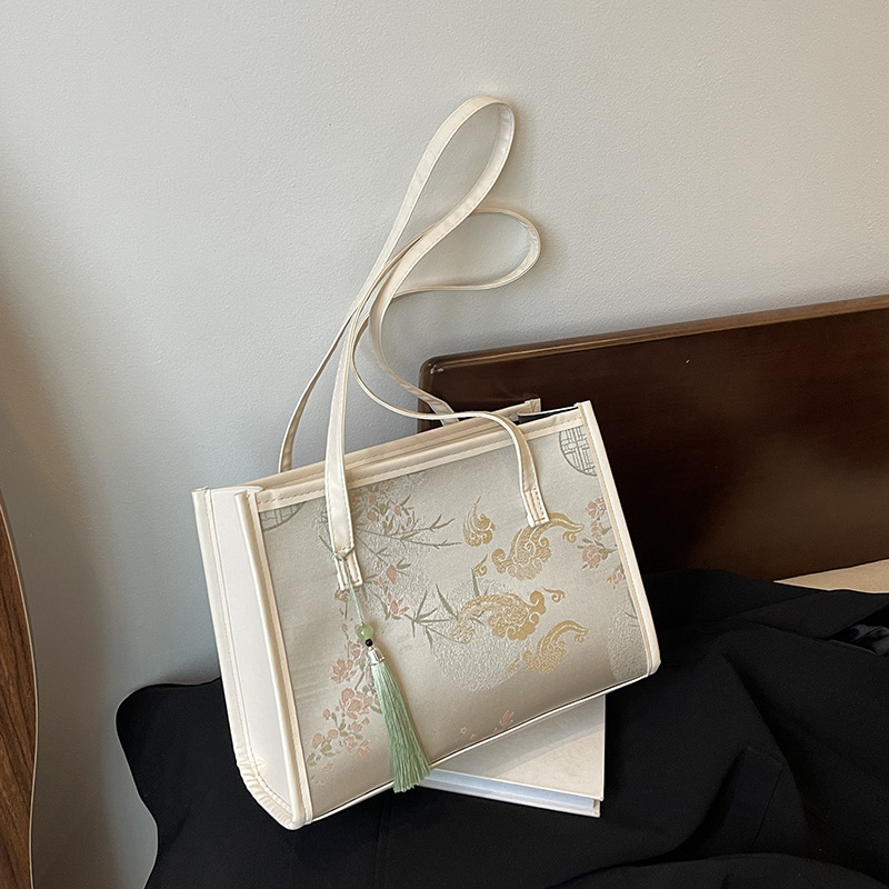 New tassel bucket for women Chinese style hand-held shoulder embroidered commuting tote bag