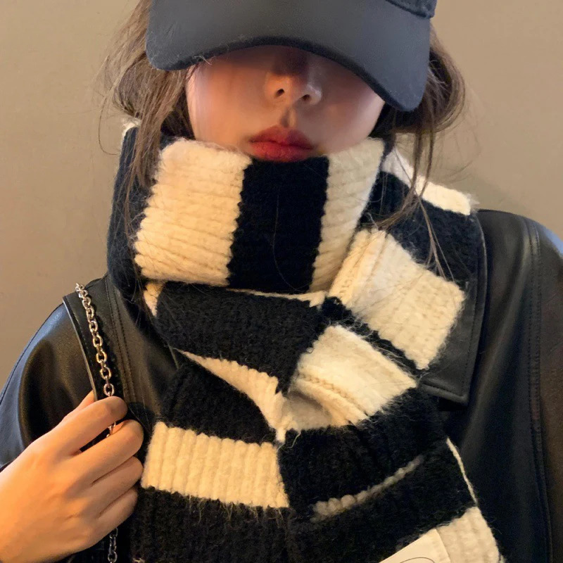 RICYGVM Black White Stripe Scarf For Women Winter Warm Woolen Knit Scarves Neck Protection Korean Girl Plush Pocket Neckerchief 241009