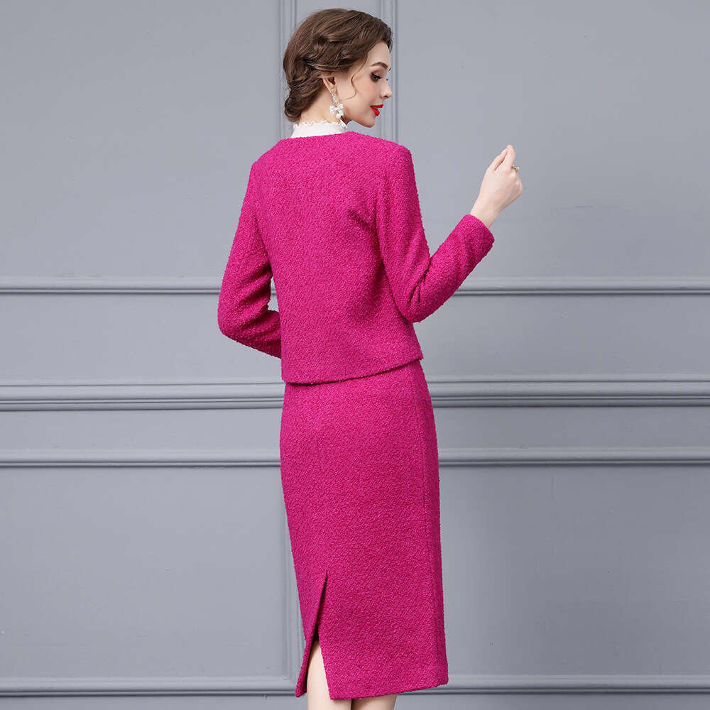 Autumn Two Piece Set Rose Red Noble Temperament Short Top with Half body Bag Hip Skirt 2024 New Style