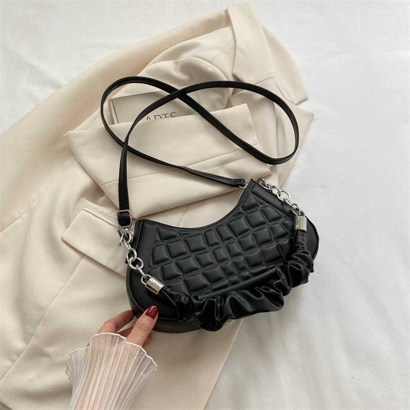 Small niche crescent new fashion minimalist shoulder casual trend crossbody bag for women