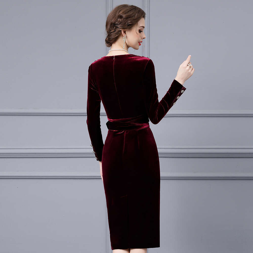 Red Deep V-Bag Hip Skirt with a cinched waist for slimming and mature temperament Velvet Dress 2024 Autumn New Collection